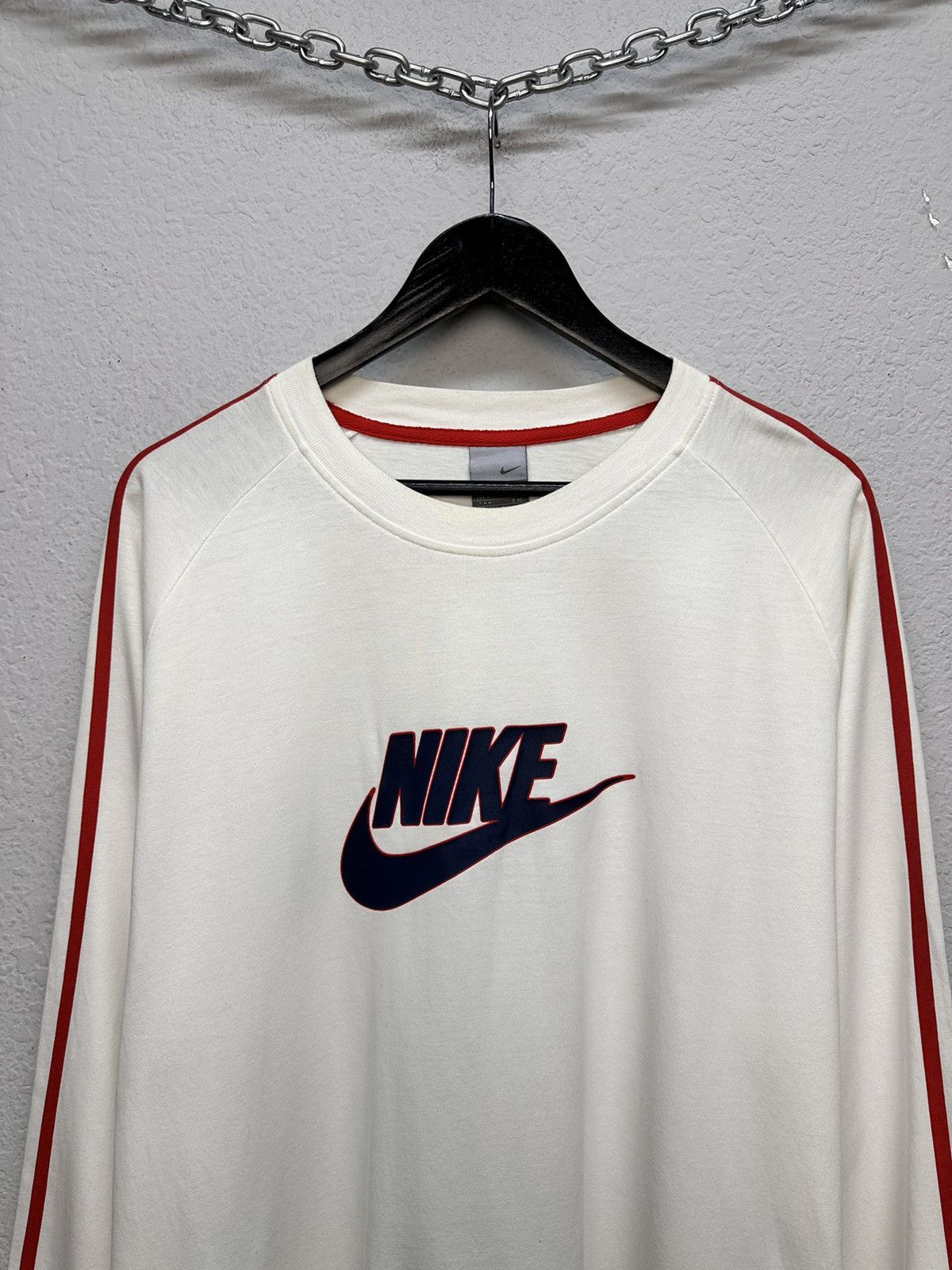 Nike Nike white longsleeve red stripe Y2K sportswear style Size US XL / EU 56 / 4 - 3 Thumbnail