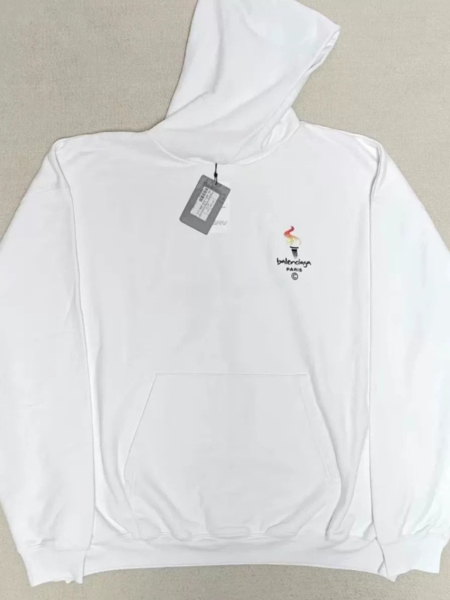 Balenciaga balenciaga white embroidered hoodie sweatshirt Size US S / EU 44-46 / 1 - 3 Thumbnail