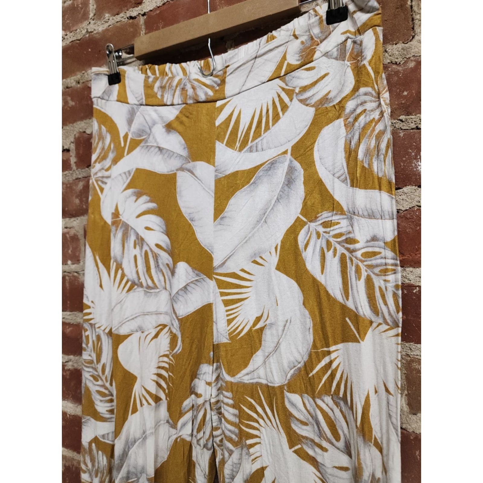 Asos ASOS Womens Yellow Mustard Floral Leaves High Waisted 12 Pants Elastic Waist Womens 12 Yellow/White Floral Rise High Size ONE SIZE - 4 Thumbnail