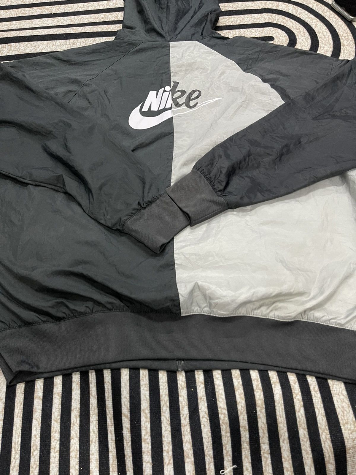 Nike 2000s NIKE RUNNING HOODIE WINDBREAKER 2 TONE Size US XXL / EU 58 / 5 - 15 Thumbnail