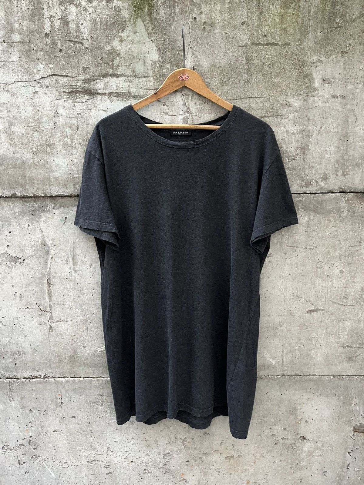 Balmain SS10 Decarnin Destroyed Army t-shirt | Grailed