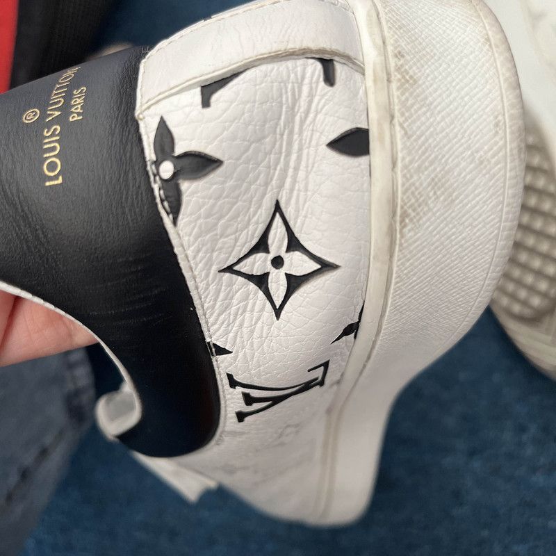 Louis Vuitton Louis Vuitton Gradient Sports Fashion Sneakers -2508 Size US 11 / EU 44 - 7 Thumbnail