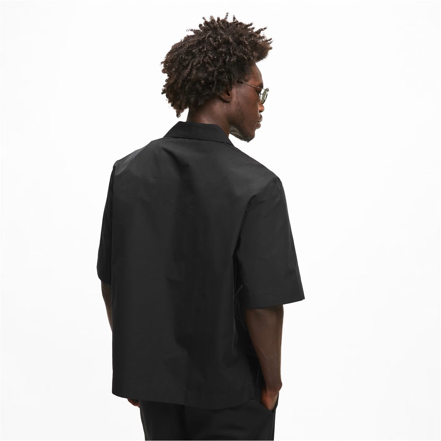 Givenchy o1g2r1mq0426 Boxy Fit Short Sleeve Plain Shirt in Black Size US L / EU 52-54 / 3 - 4 Thumbnail