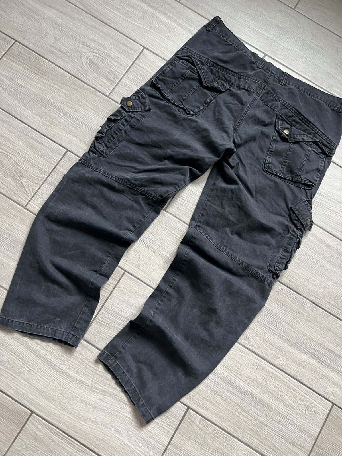 Japanese Brand Vintage Y2K Multi Pocket Cargo Pants (unisex) 38 Size Size US 38 / EU 54 - 20 Thumbnail