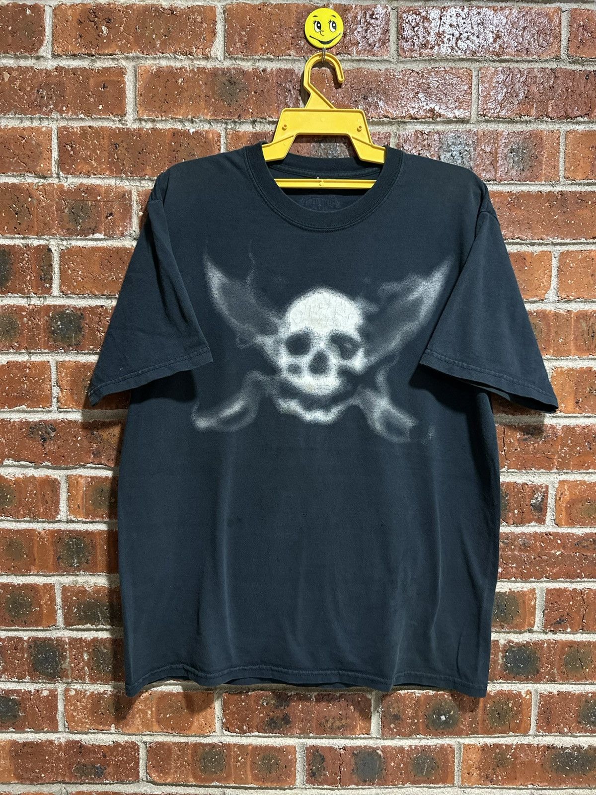 Vintage Vintage Nowheresville Ghostly Pirate Skull Faded Tee Size US L / EU 52-54 / 3 - 1 Thumbnail