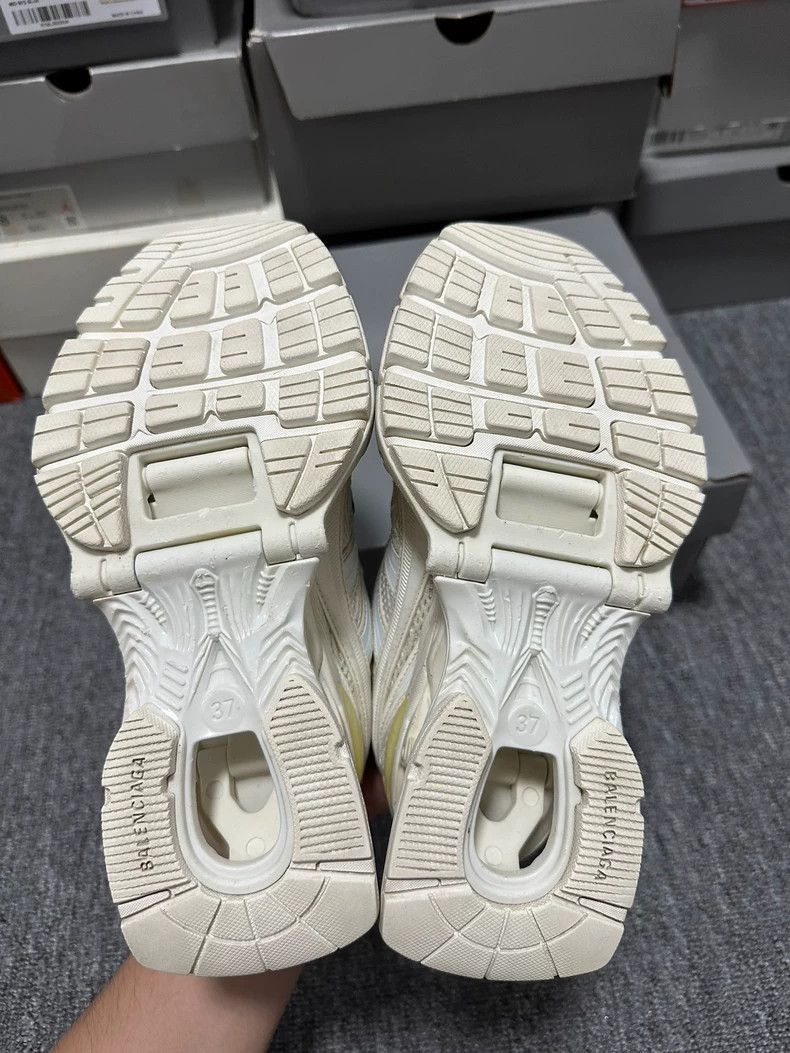 Balenciaga Balenciaga Balenciaga XPander Spring Shoes in Off -2507 Size US 6 / IT 36 - 5 Thumbnail