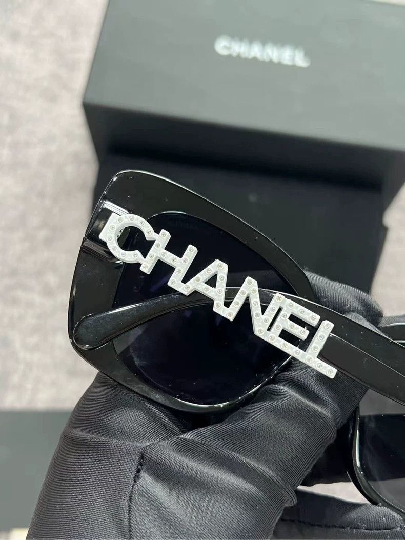 Chanel Chanel Sunglasses with Case, Like New Condition -2505 Size ONE SIZE - 4 Thumbnail