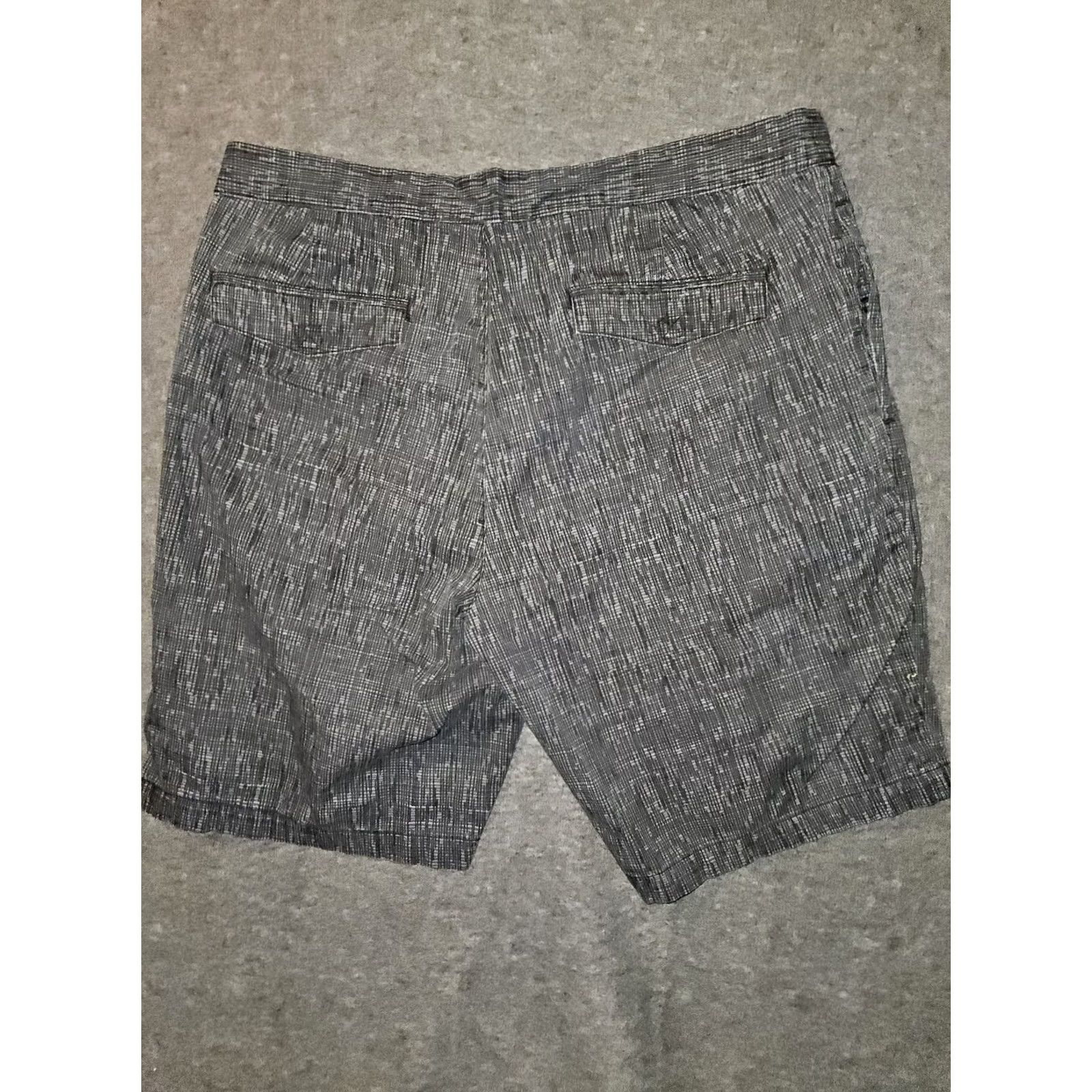 Calvin Klein Calvin Klein Chino Shorts Mens 38 High Rise Gray Flat Front 10 In Inseam Pockets Preppy Casual Regular Mens Size US 38 / EU 54 - 6 Thumbnail