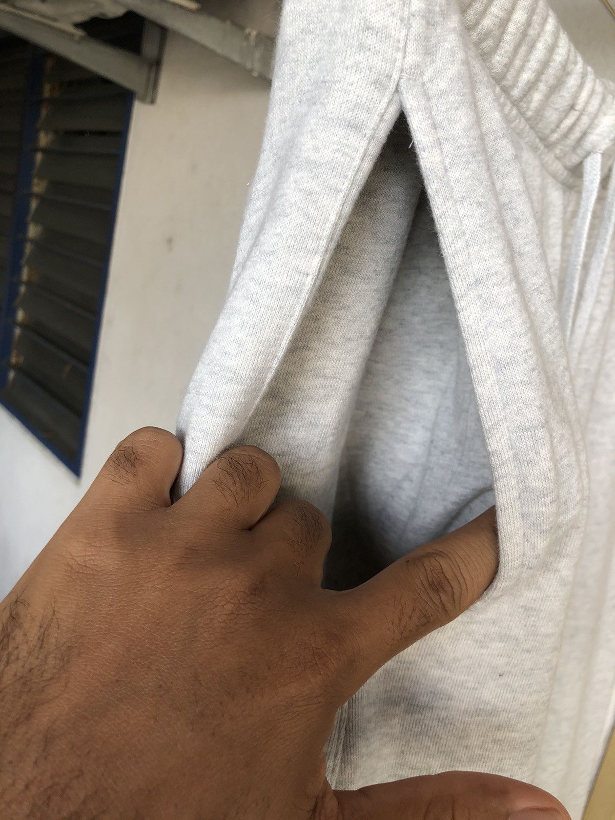 Essentials Essentials x Fear of God Gray Core Sweatpants Size US 33 - 8 Thumbnail