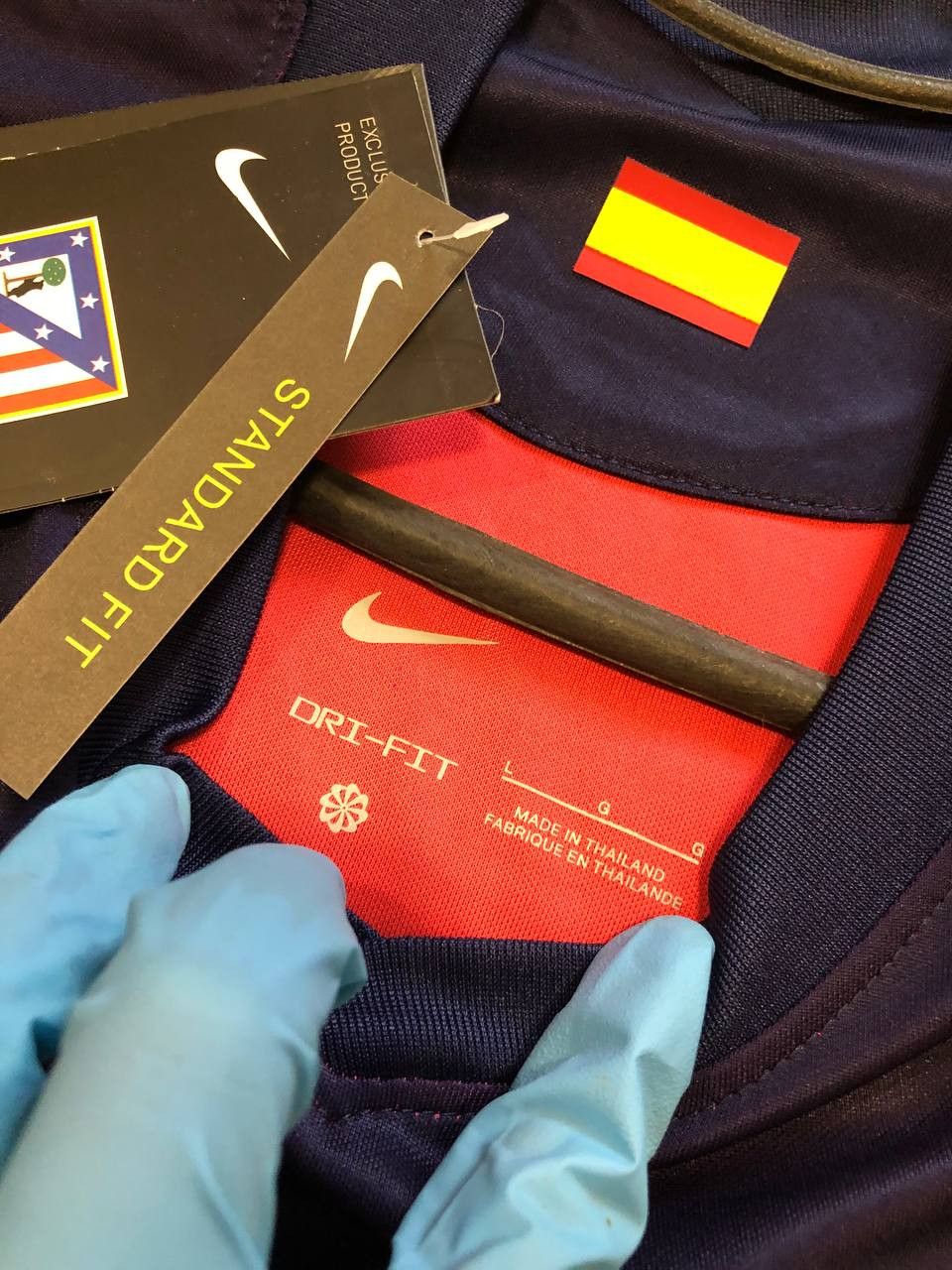 Nike Nike Football Shirt Atletico Madrid Home Soccer jersey Size US L / EU 52-54 / 3 - 2 Thumbnail