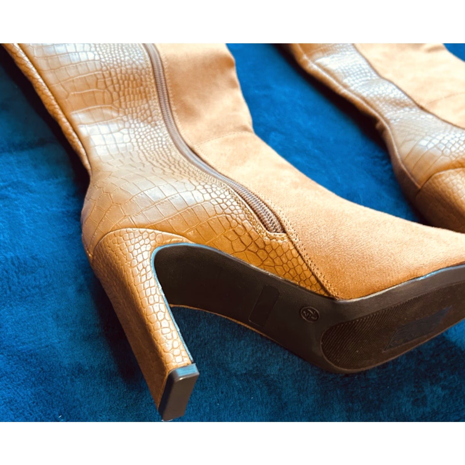 Vintage VINTAGE? No — Knee High Boots Women 7.5 Brown Faux Snake Skin Sued Side Zipper High Heel Block Western Amazon Boots Size US 8 / IT 38 - 5 Thumbnail