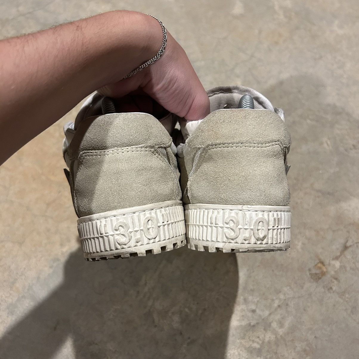 Designer × Off-White Off-White Off Court 3.0 Floating Arrow Sneakers US 5 Size US 5 / EU 37 - 4 Thumbnail