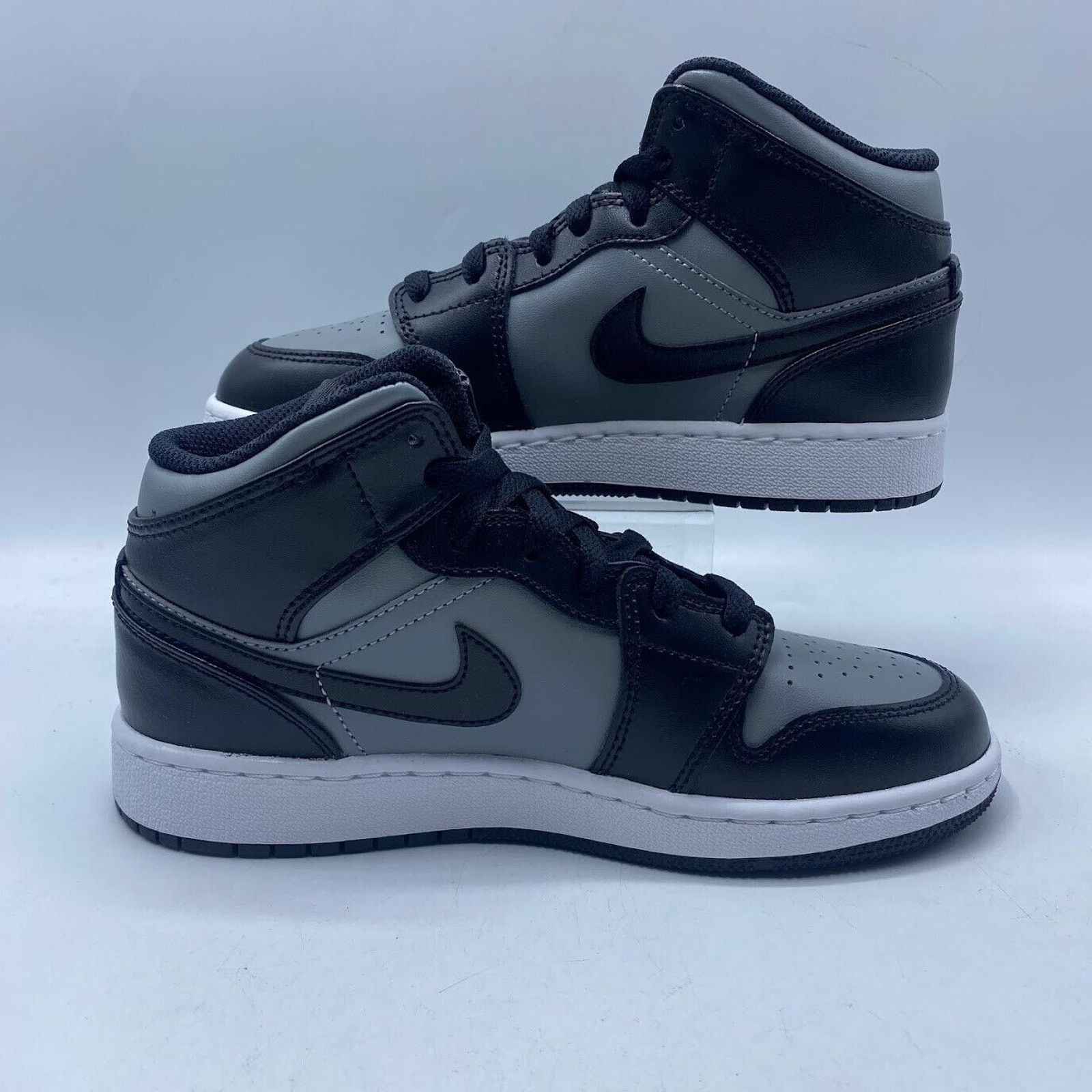 Nike NEW Air Jordan 1 Mid (GS) Black Shadow Red 554725 096 Size US 5 / EU 37 - 3 Thumbnail