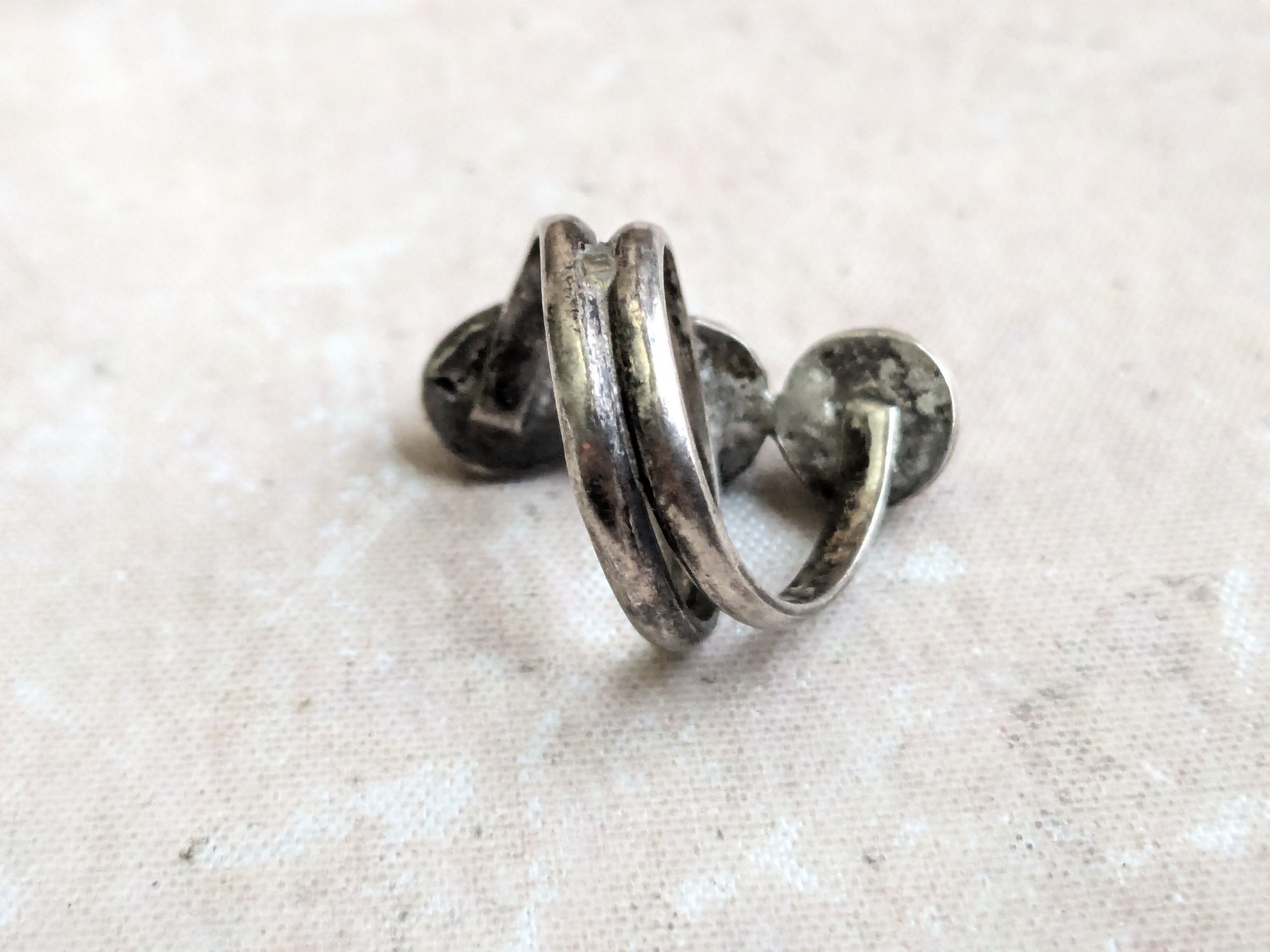 Sterling Silver Vintage Sterling Silver Ring 7.75 Modern Round Size ONE SIZE - 7 Thumbnail