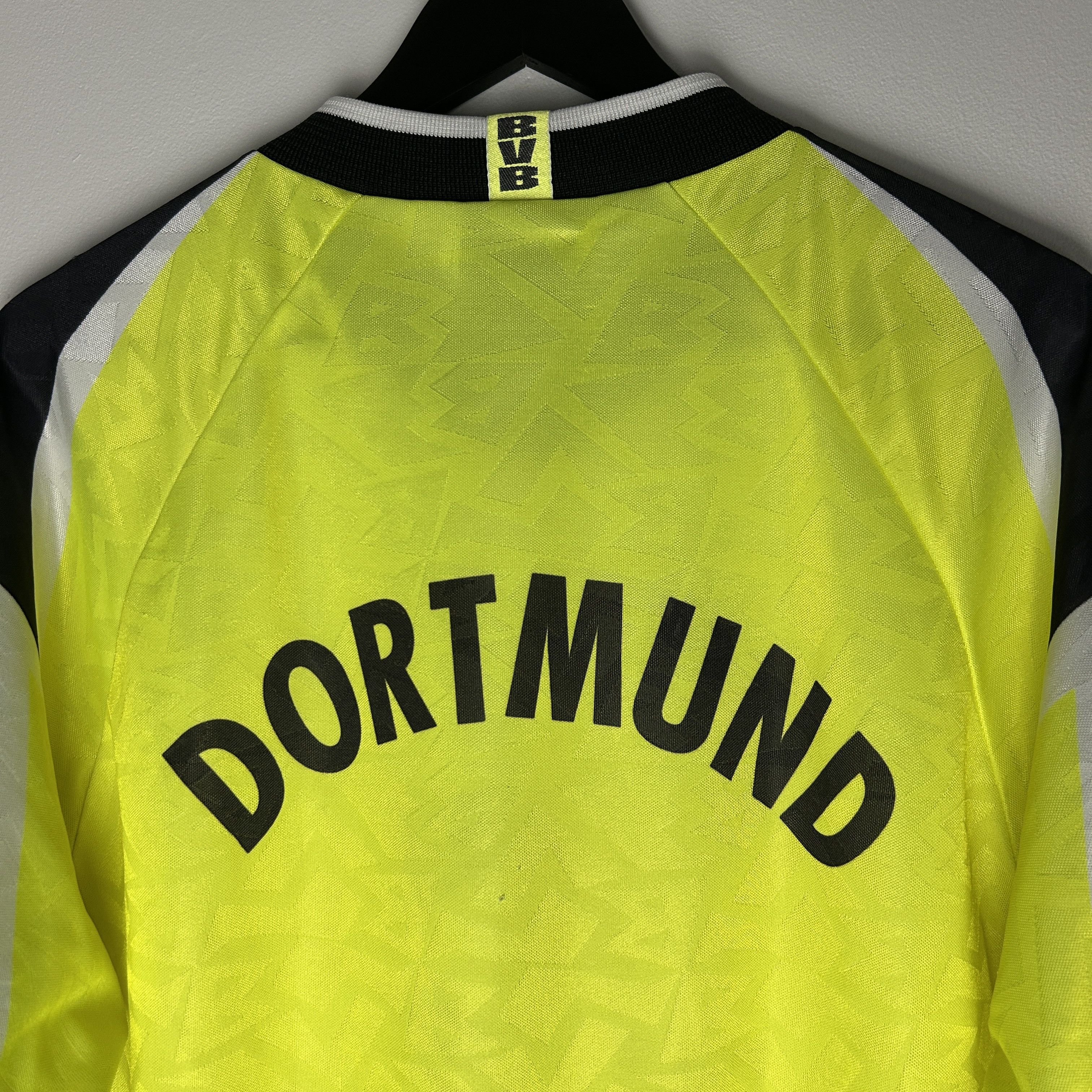 Nike Vintage Borussia Dortmund 96/97 Nike Home Jersey Size US L / EU 52-54 / 3 - 4 Thumbnail