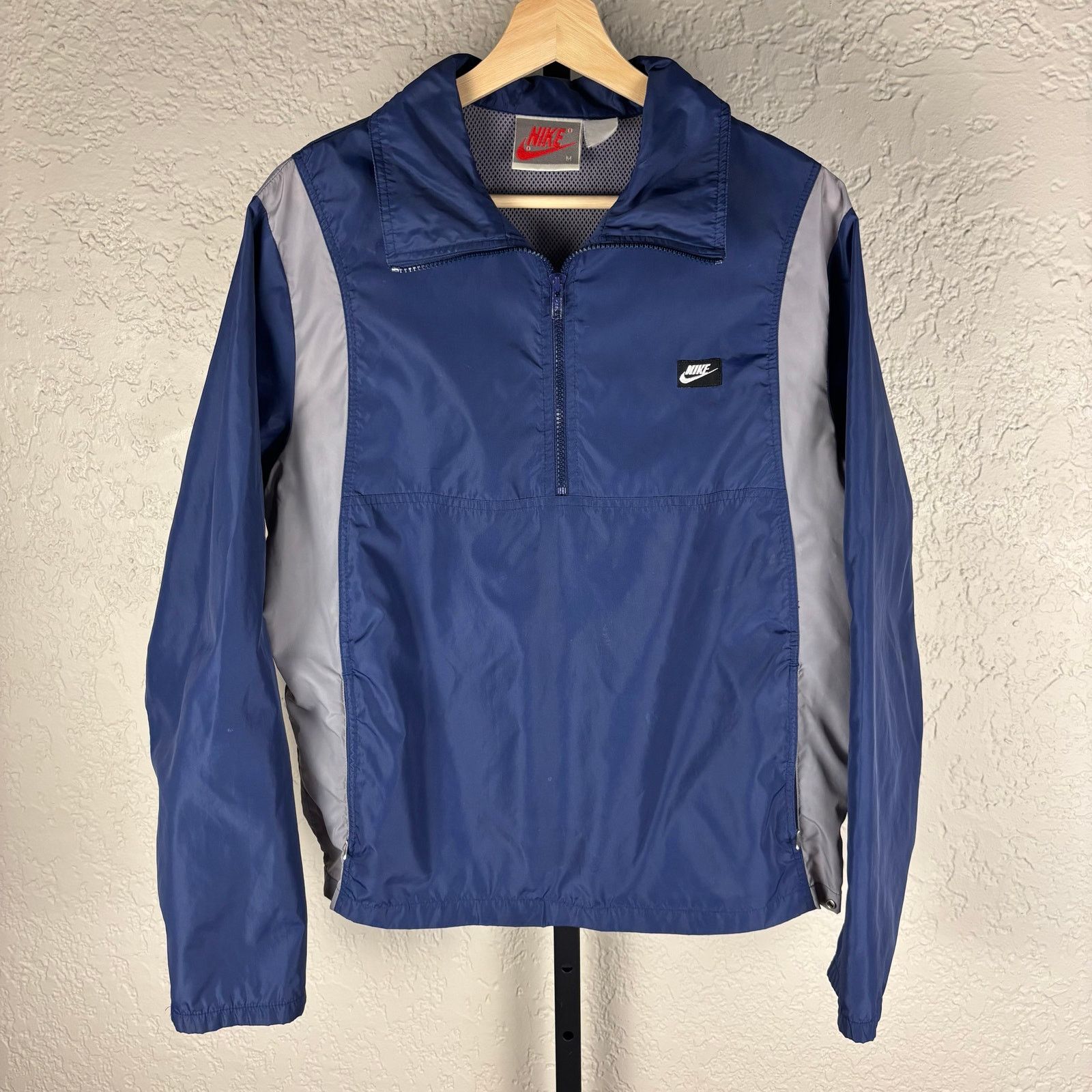 Nike Vintage Nike 80s Gray Tag Two Tone Medium Windbreaker Size US M / EU 48-50 / 2 - 1 Thumbnail