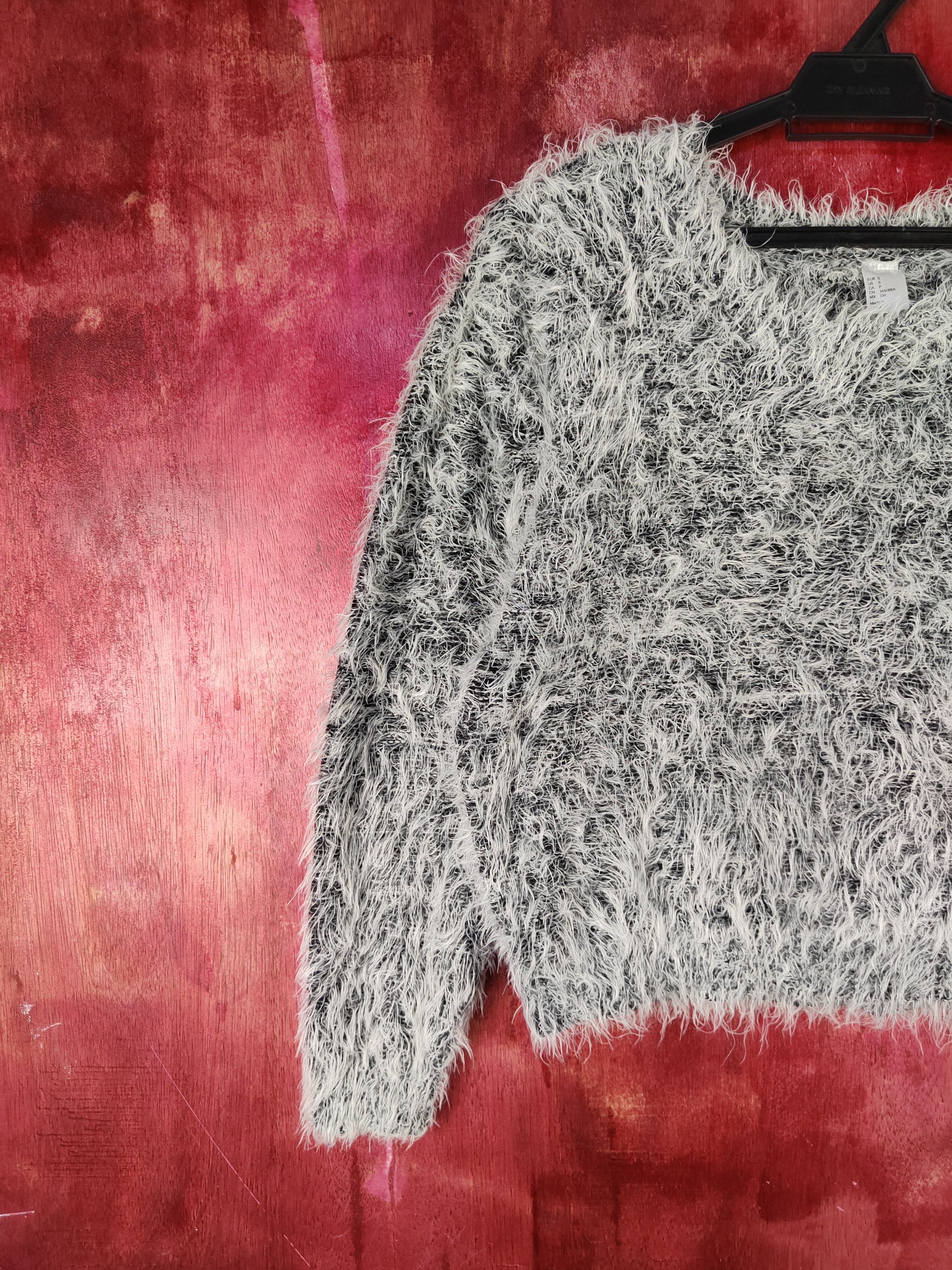 Japanese Brand H&M White Navy Shag Shaggy Fur Mohair Knitwear #S2106 Size S / US 4 / IT 40 - 3 Thumbnail