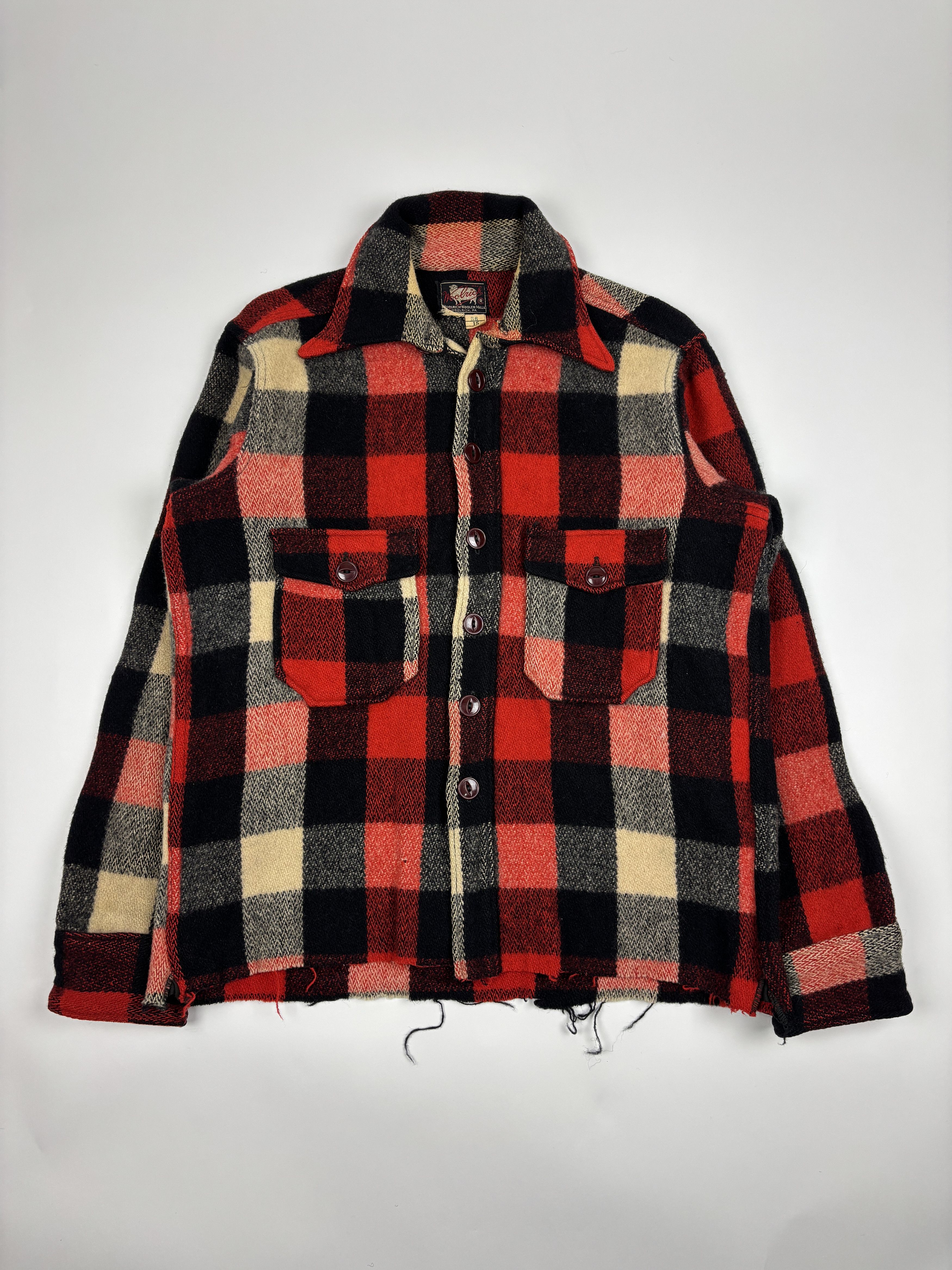 Woolrich Woolen Mills Vintage 40s Distressed Woolrich Red/Black Plaid Button-Up Size US S / EU 44-46 / 1 - 1 Thumbnail