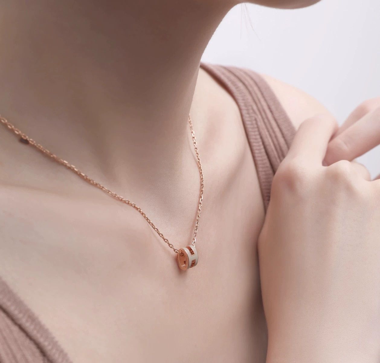 Hermes HERMES Mini Pop H Necklace Milk Tea Rose Gold Size ONE SIZE - 4 Thumbnail