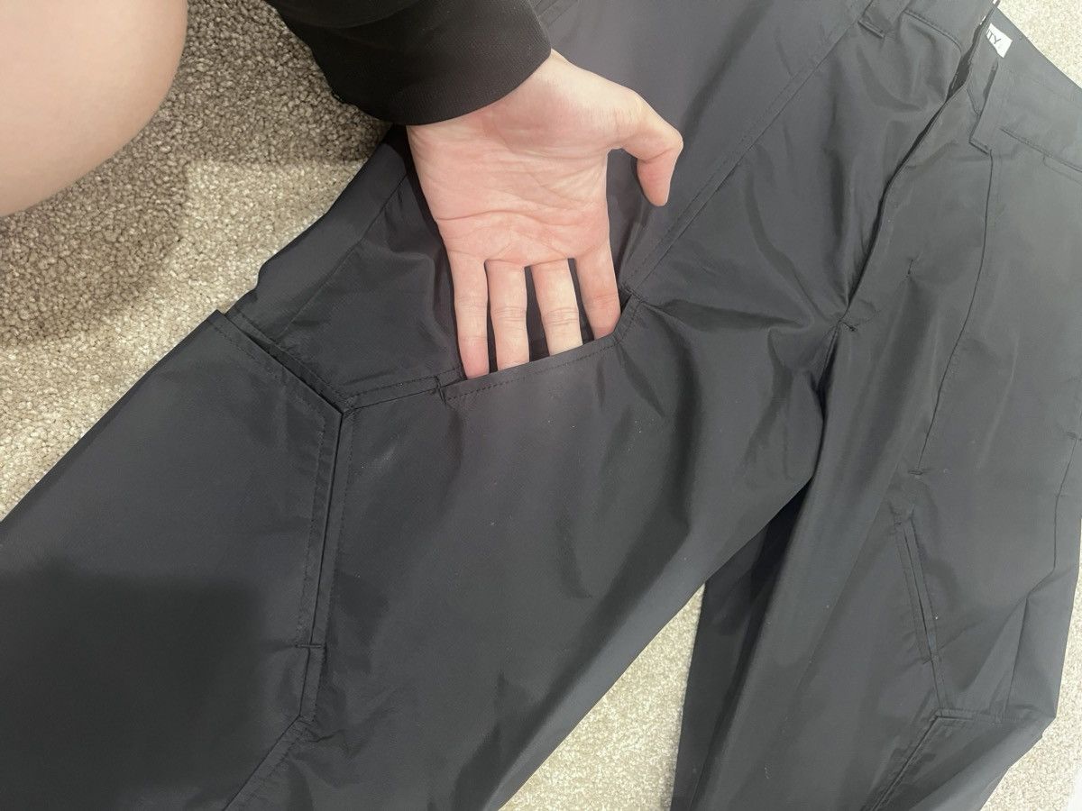 Japanese Brand Oppose Duality 8 Pocket Panel Nylon Trousers Black SS24 Size US 30 / EU 46 - 7 Thumbnail