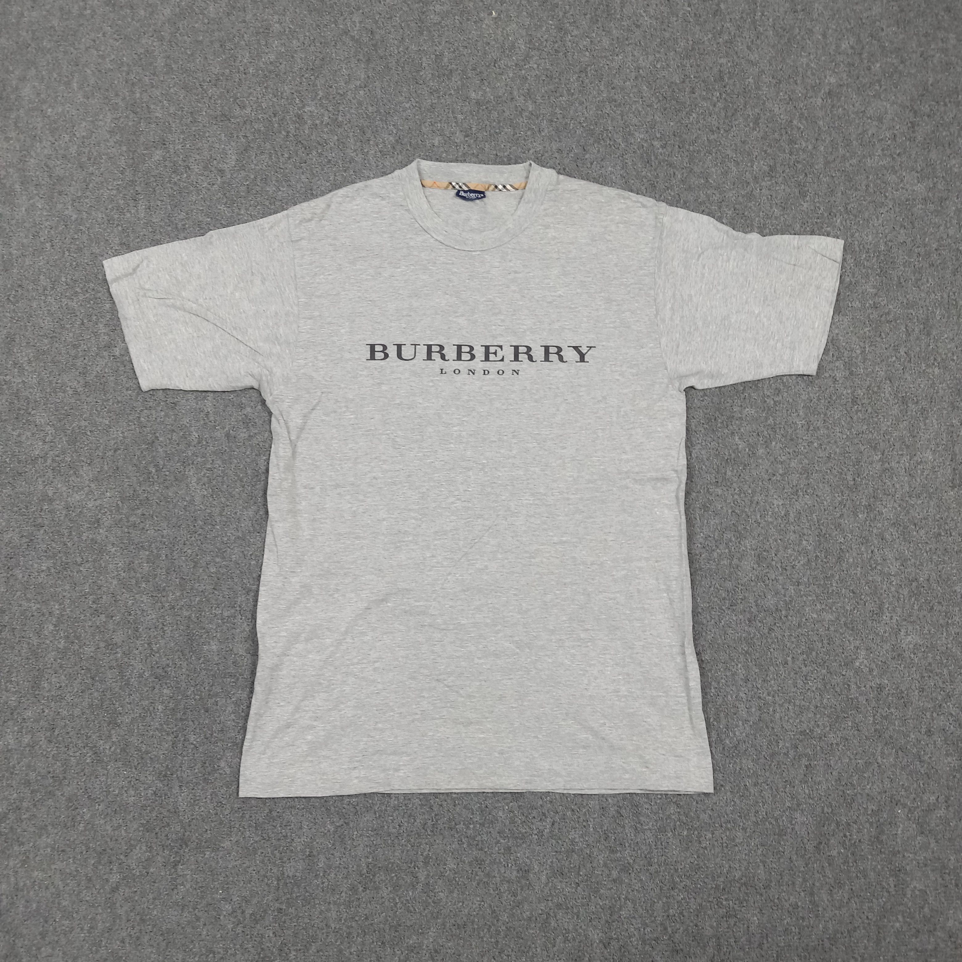Burberry Burberrys London Spell Out Custom Logo Tshirt C285N31 Size US M / EU 48-50 / 2 - 1 Thumbnail