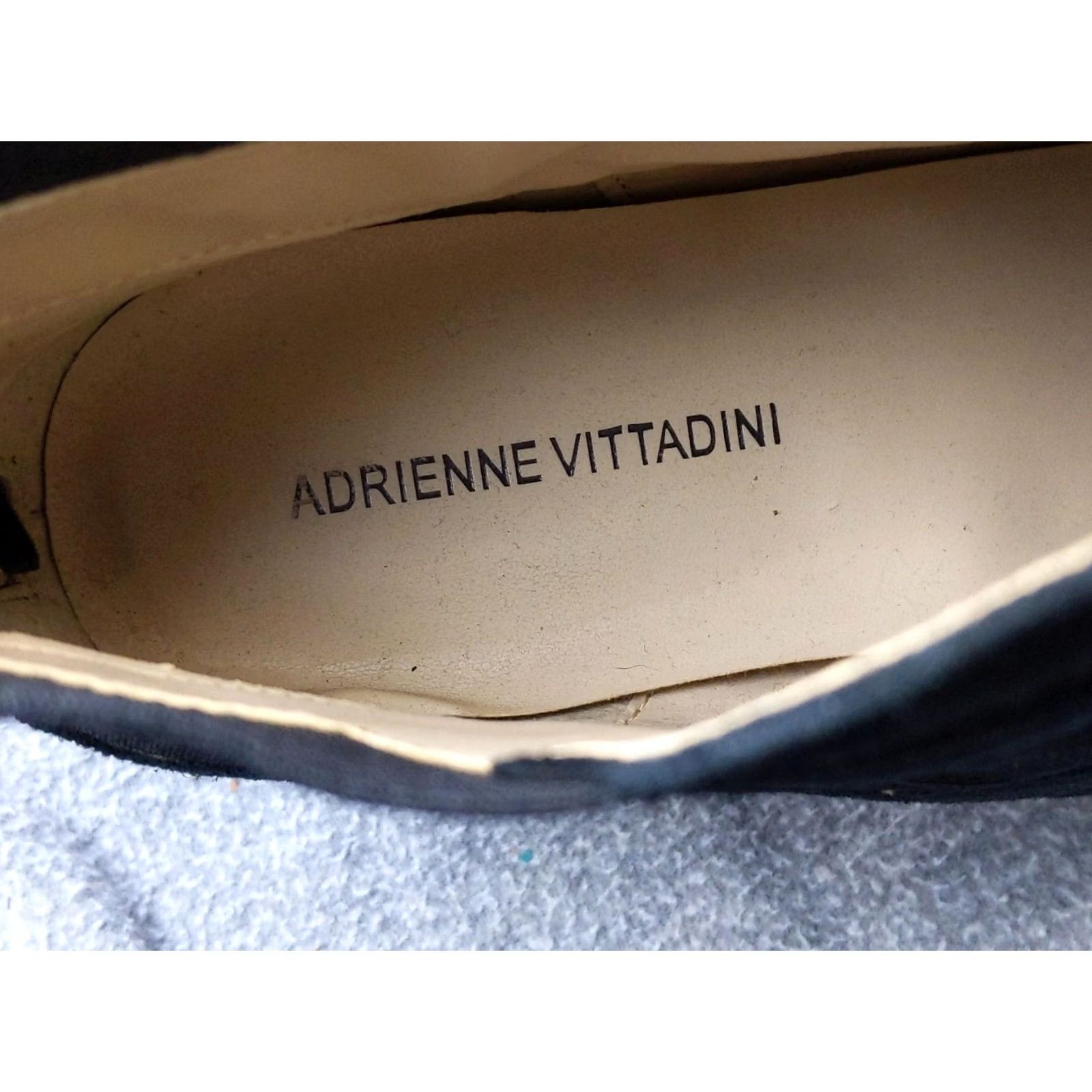 Vintage Adrienne Vittadini AV-SORI Boots Womens 10 Black Leather Ankle Kitten Zipper Pointed Toe Bootie Shoes Size US 10 / IT 40 - 5 Thumbnail