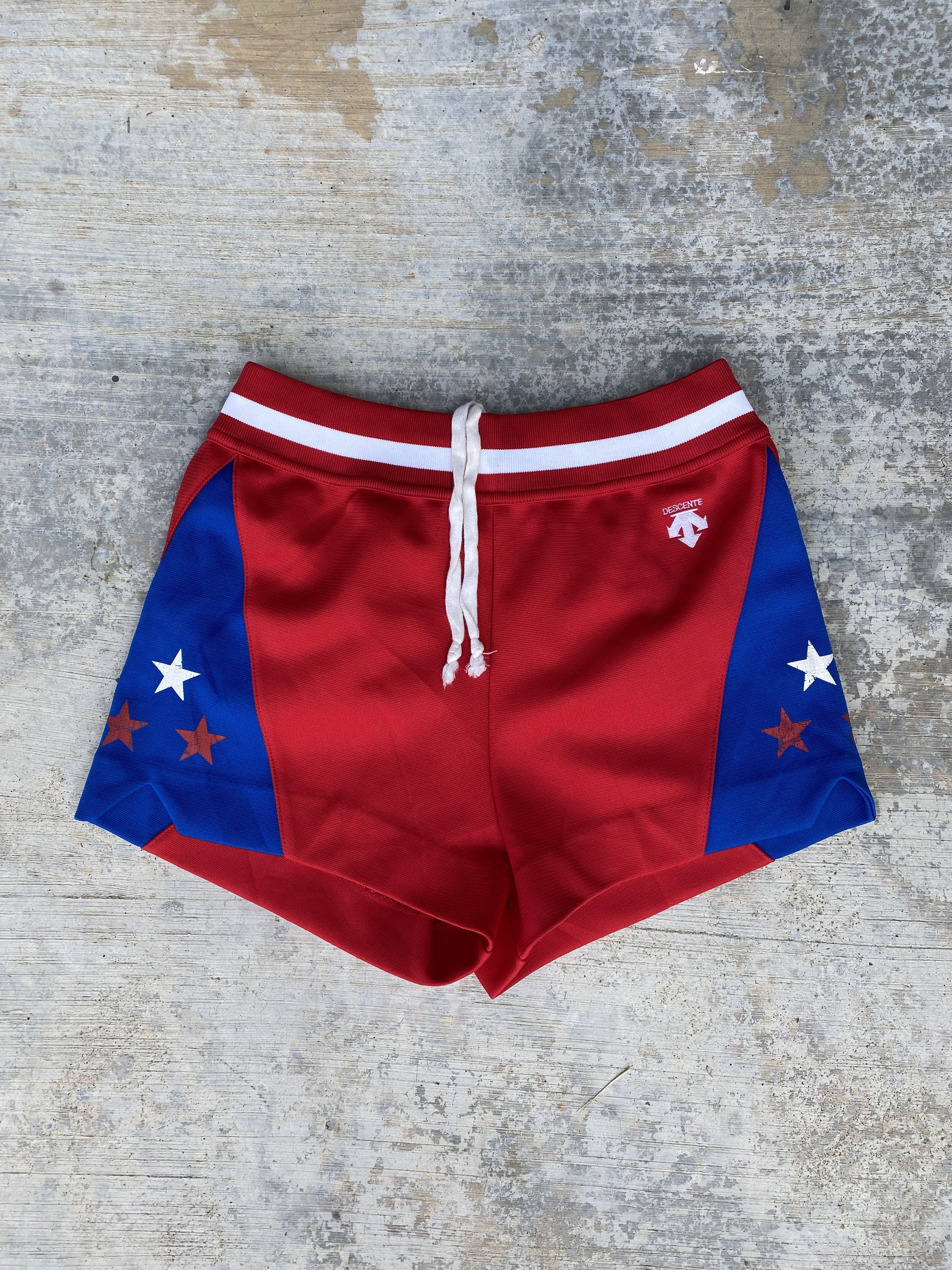 Descente Vintage Descente basketball shorts Size US 26 / EU 42 - 1 Thumbnail