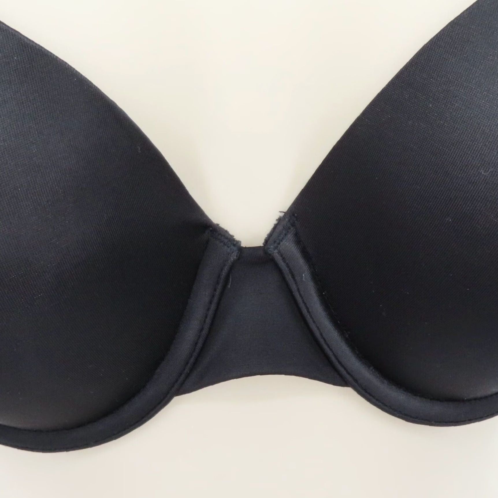 Victoria's Secret Victoria's Secret Bra 34C Black Solid Underwired Padded Full Coverage T-Shirt Style Womens Size ONE SIZE - 2 Thumbnail