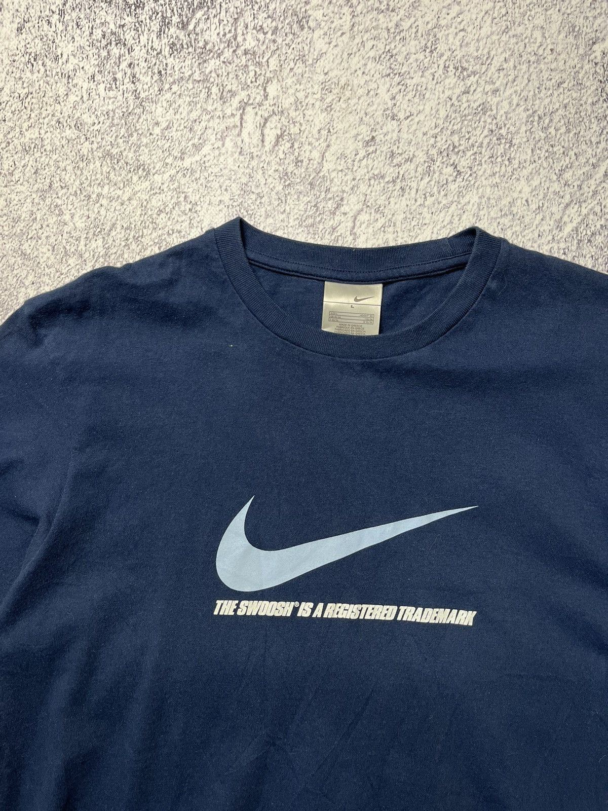 Nike Nike Vintage 90s Faded Big Swoosh Center Logo Tee Shirt Size US L / EU 52-54 / 3 - 5 Thumbnail
