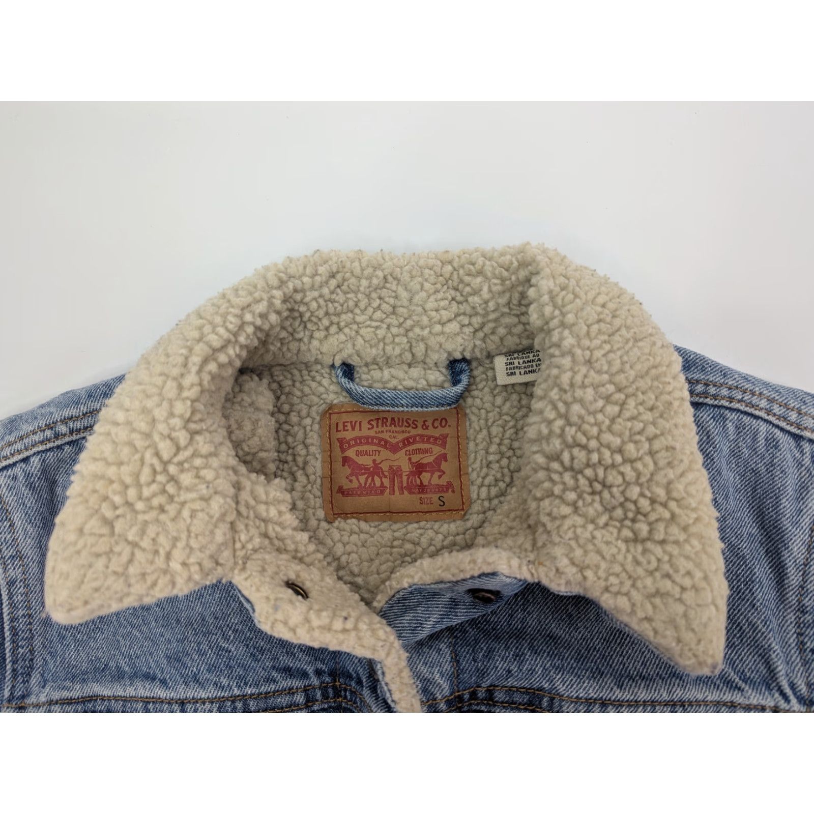 Levi's VINTAGE? (No) Levis Jacket Womens Small Blue Denim Trucker Lined Sherpa 36136 Size S / US 4 / IT 40 - 7 Thumbnail