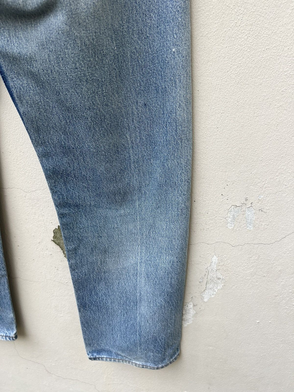 Levi's Vintage 80s Levi’s 501 Ripped Faded Blue Denim Jeans Size US 34 / EU 50 - 22 Thumbnail