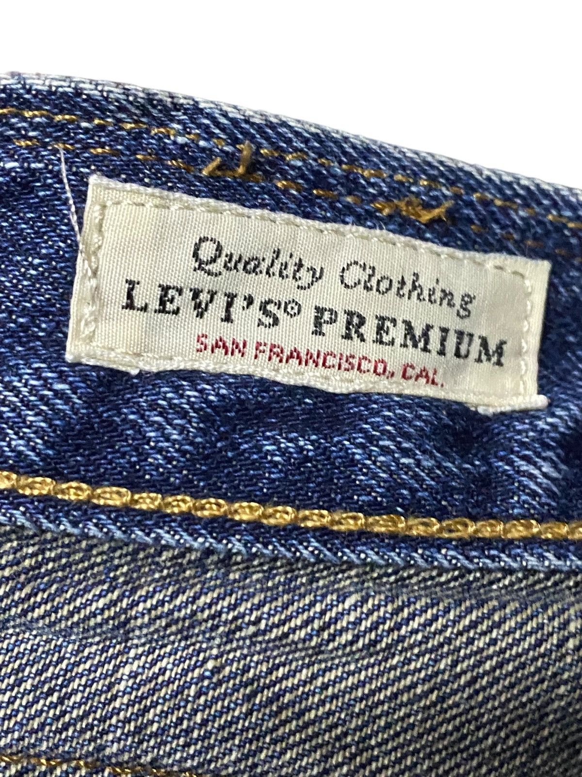 Levi's Vintage Levis 501 Big E Faded Wash Distressed Loose Jeans Size US 37 - 20 Thumbnail