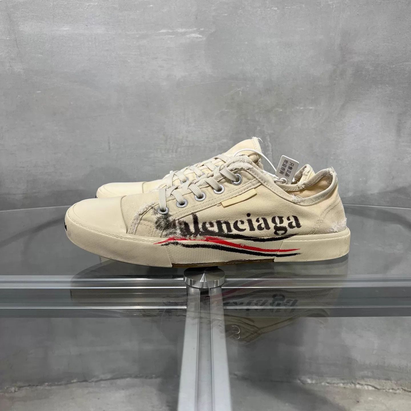 Balenciaga Balenciaga BLCG canvas distressed white sneakers 41 Size US 8 / EU 41 - 3 Thumbnail
