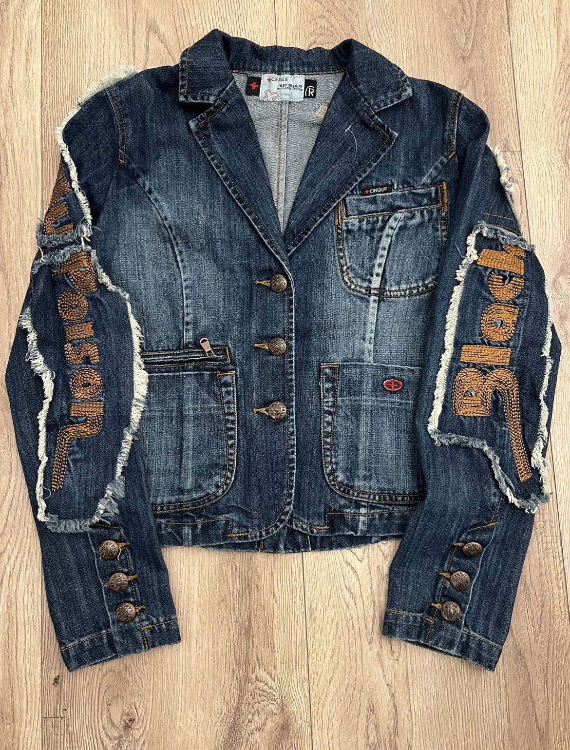 CINQUE Edgy Cinque Distressed Denim Jacket with Cobra Embroidery Size XS / US 0-2 / IT 36-38 - 1 Thumbnail