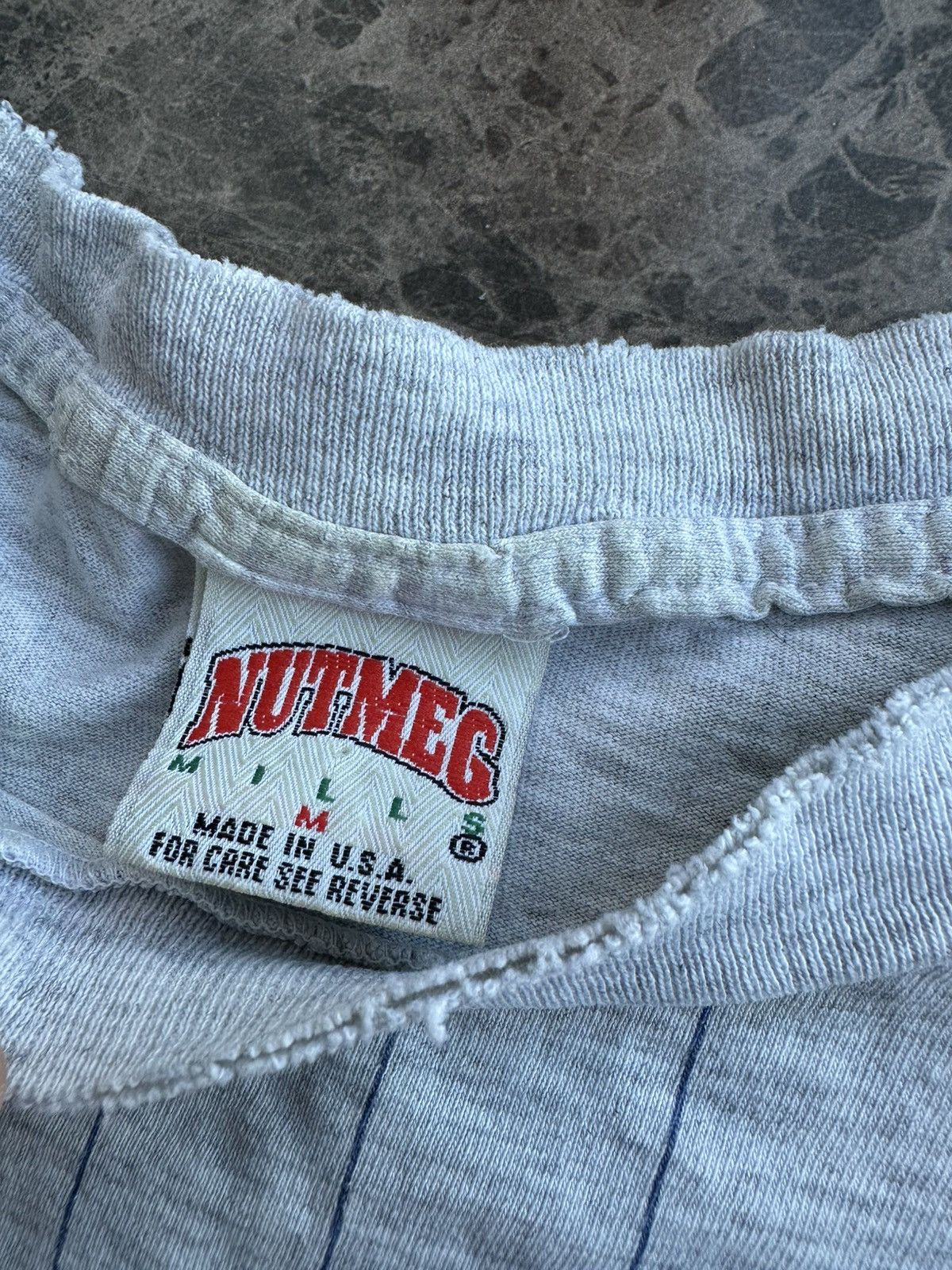Nutmeg Vintage 90s Nutmeg Mills Atlanta Braves MLB T-Shirt USA Size US S / EU 44-46 / 1 - 8 Thumbnail