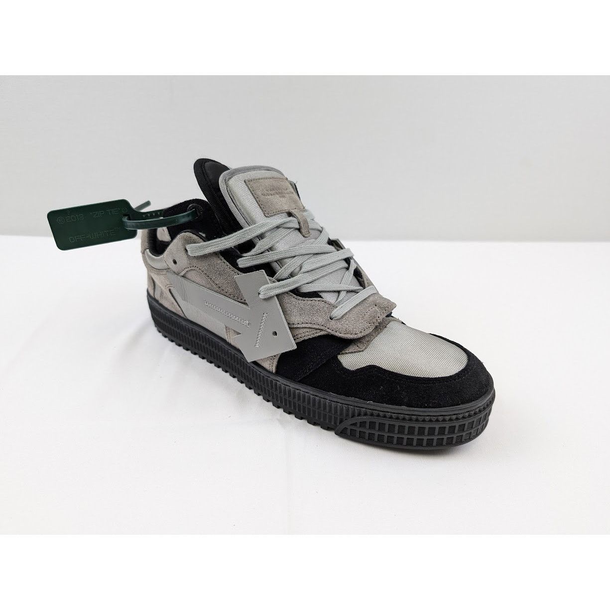 Off-White o1rshd1 Q:2 / Floating Arrow Sneaker in Dark Grey Size US 12 / EU 45 - 2 Thumbnail