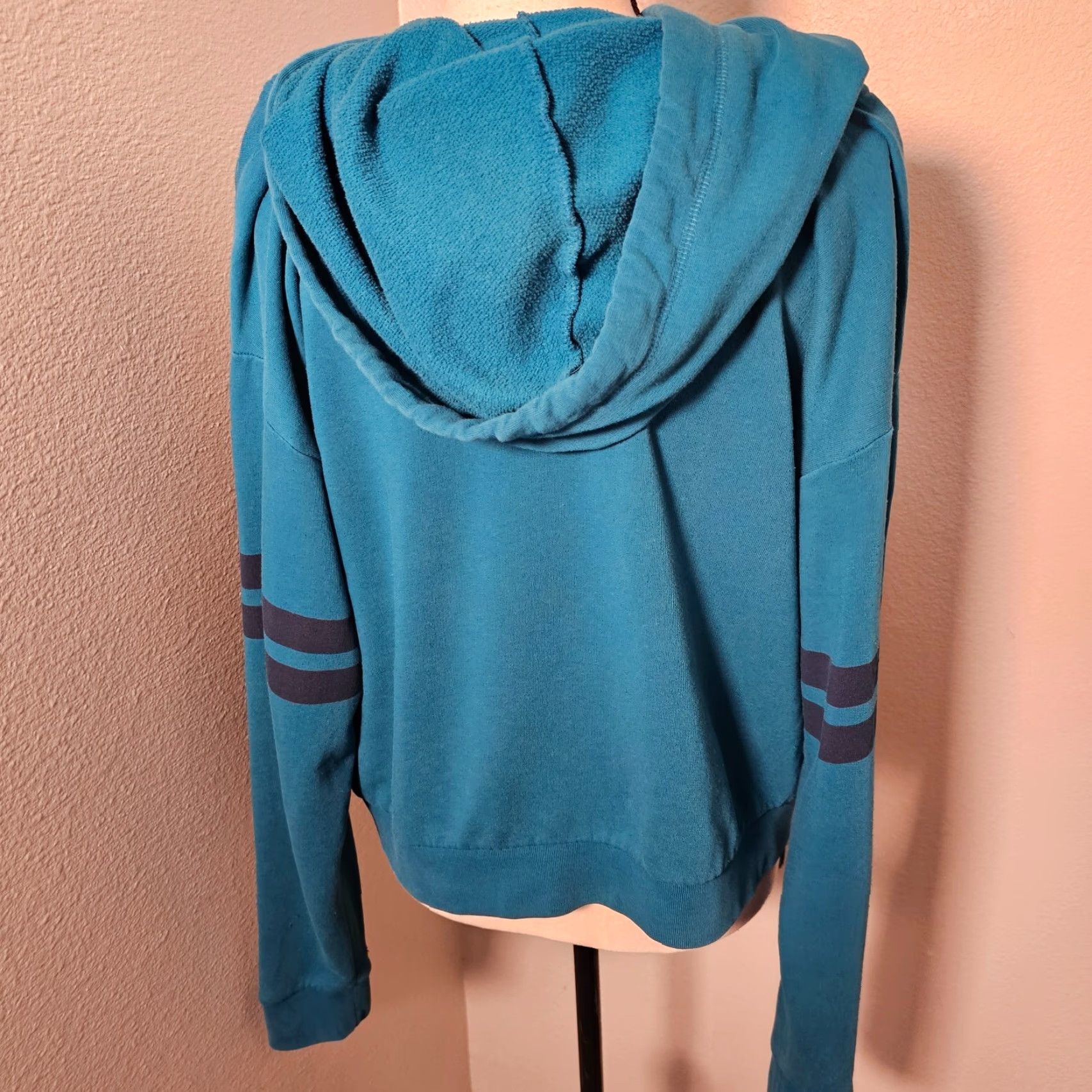 Victoria's Secret Victoria's Secret Sweatshirt Hoodie Women's L Teal Logo Pullover Casual Knit none Jacket? Size L / US 10 / IT 46 - 3 Thumbnail