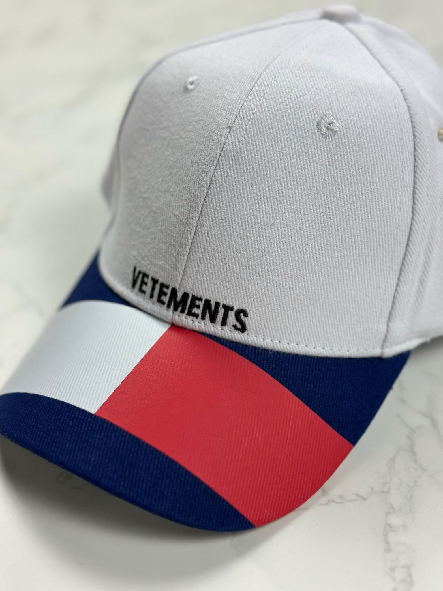 Tommy Hilfiger × Vetements 🔥60% OFF🔥 [SALE] Vetements x Tommy Hilfiger Logo White Cap Size ONE SIZE - 2 Thumbnail