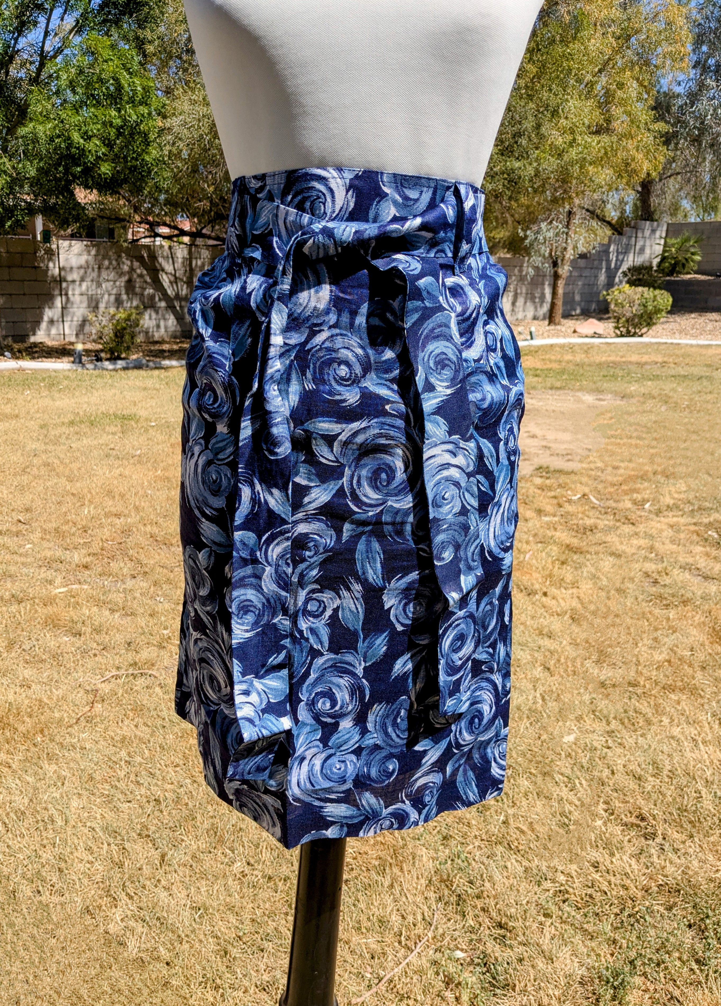 Vintage 1980s VTG Blue Roses Petite Korean Victory Town Maxi Skirt Size 26" / US 2 / IT 38 - 2 Thumbnail