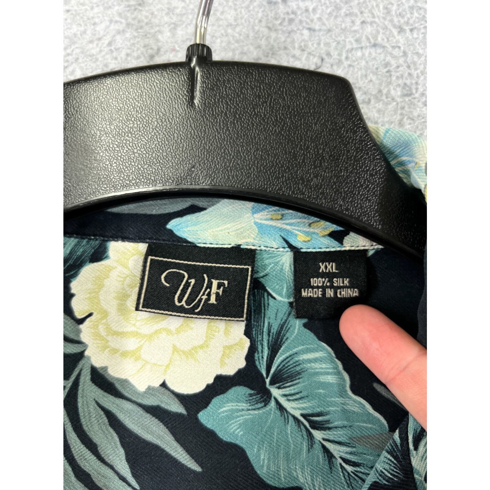 Vintage Wff Shirt Mens 2XL Black Floral Hawaiian Button Up Silk Pocket Classic Aloha Beach Resort Vacation Casual Size US XXL / EU 58 / 5 - 7 Thumbnail
