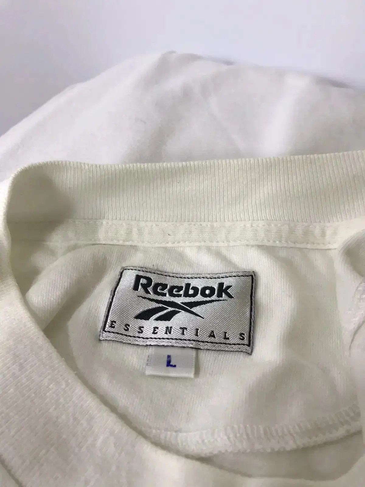 Reebok × Vintage Vintage Reebok essentials big logo t-shirt size L Size US L / EU 52-54 / 3 - 3 Thumbnail