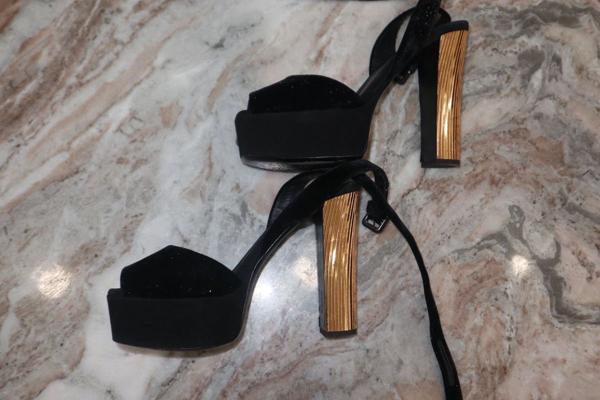 Giuseppe Zanotti Giuseppe Zanotti Black Velvet Lavinia Ankle Strap Platforms Size US 10 / IT 40 - 3 Thumbnail