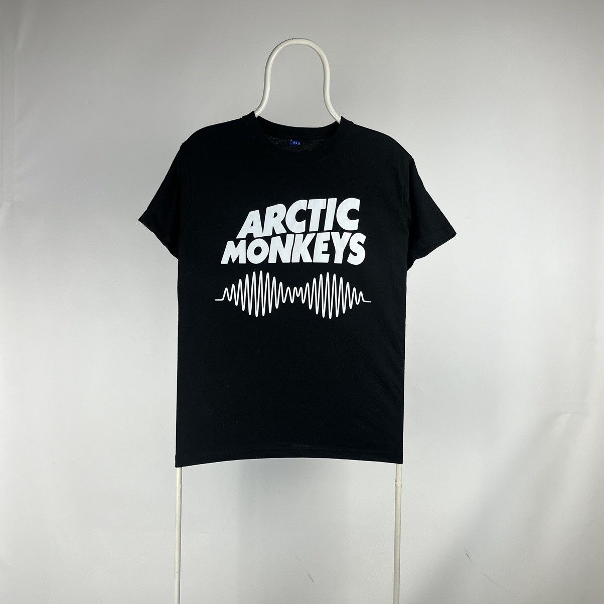 Band Tees Arctic Monkeys tour Tshirt rock band size Medium Size US M / EU 48-50 / 2 - 1 Thumbnail