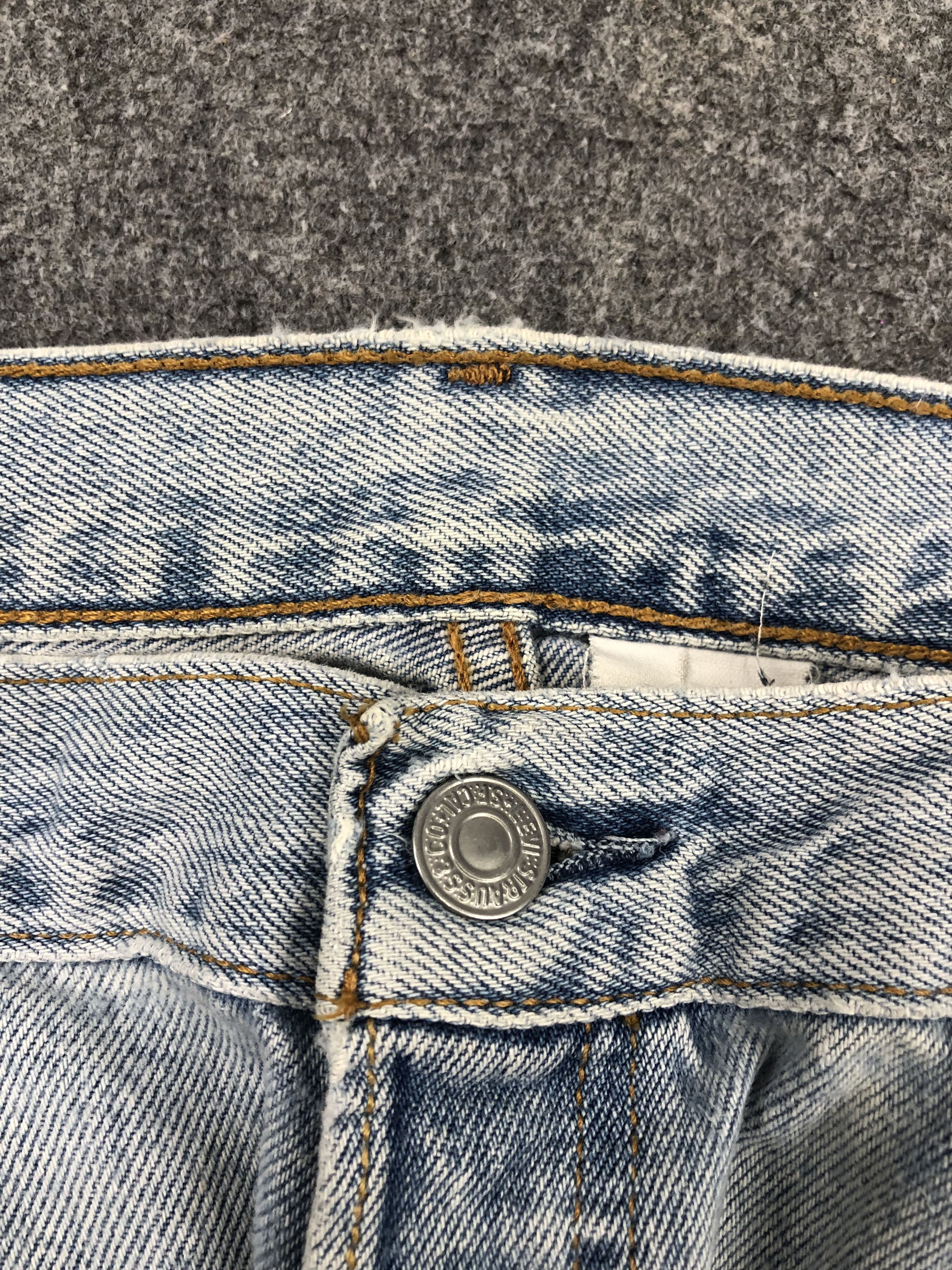 Levi's Vintage Levis 501 Light Blue Jeans DPP0220 Size US 34 / EU 50 - 11 Thumbnail
