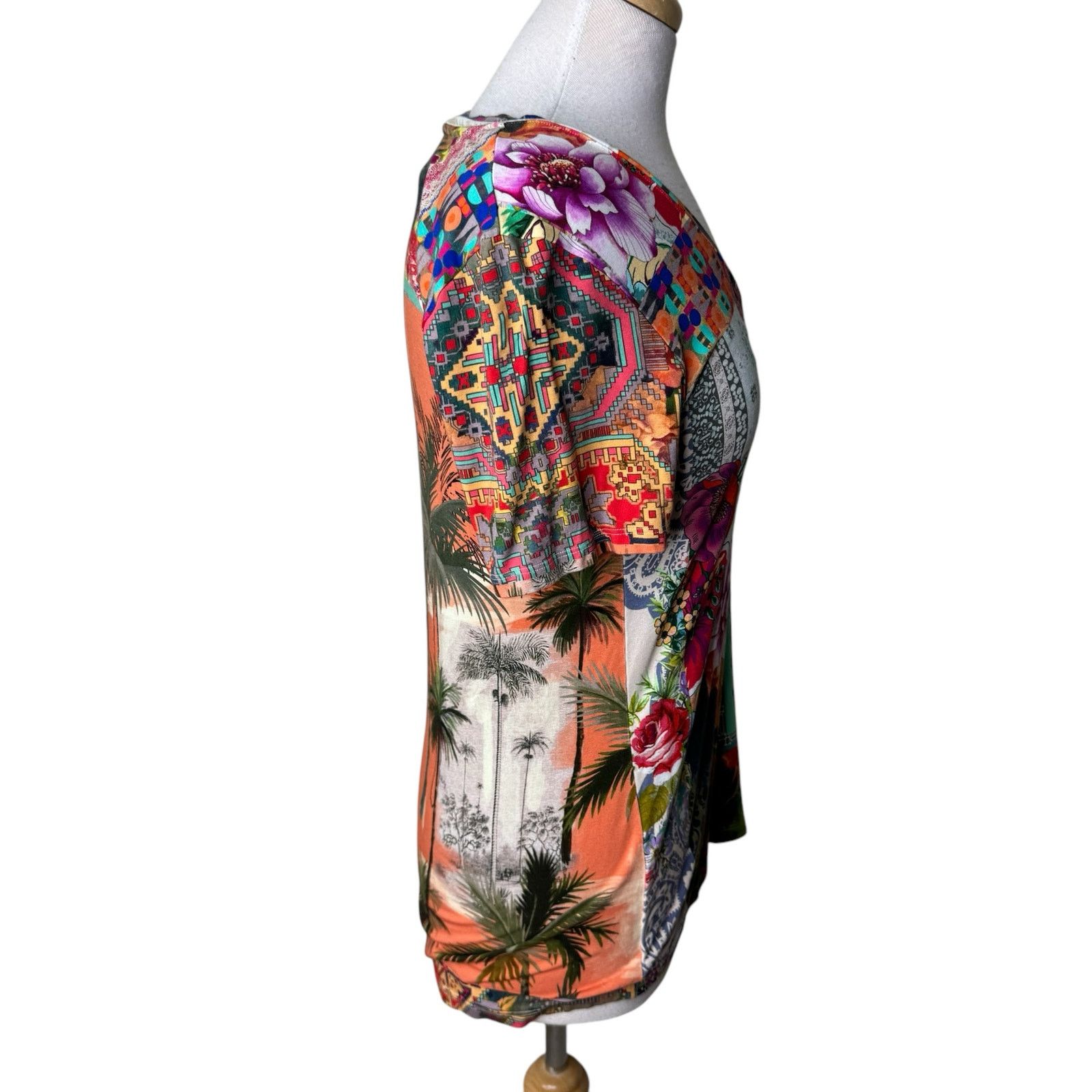 Johnny Was JOHNNY WAS Tropical Block Favorite Short Sleeve V-Neck SMALL Size S / US 4 / IT 40 - 6 Thumbnail