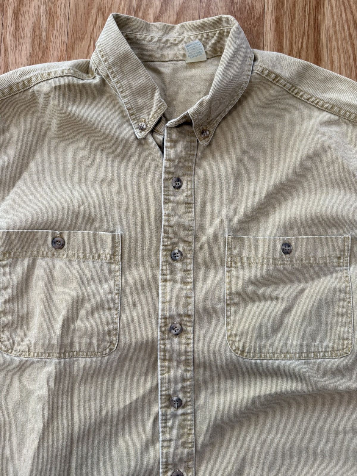 Vintage Vintage Bear Back Corduroy Button Up Shirt Beige Workwear Size US L / EU 52-54 / 3 - 4 Thumbnail