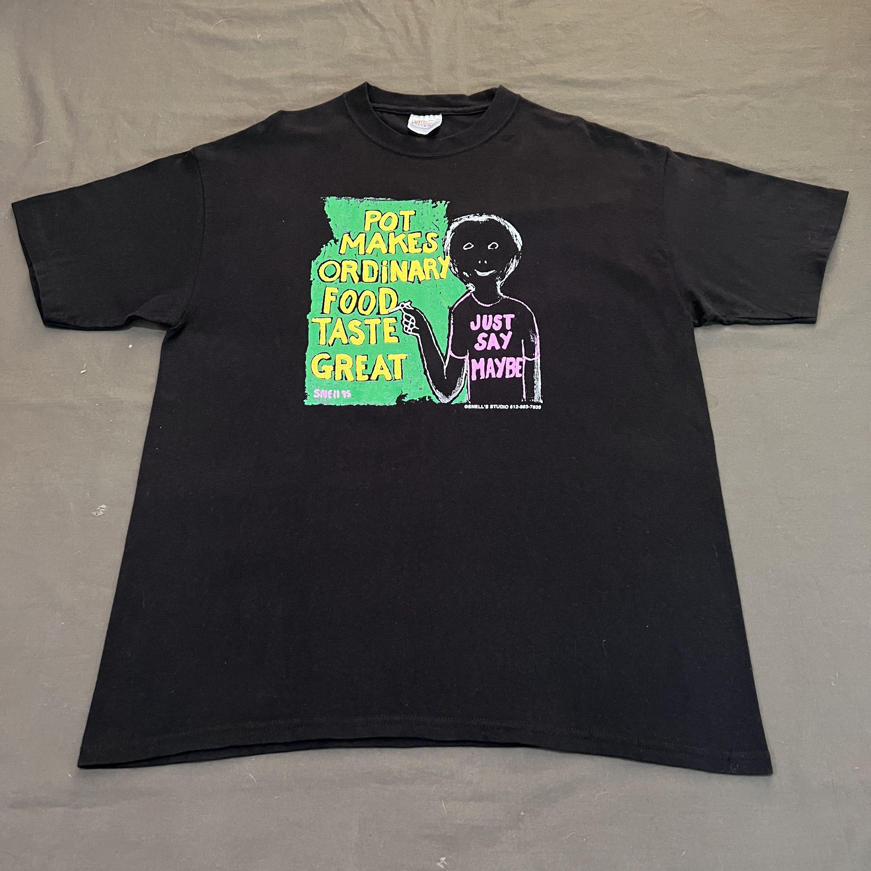 Vintage Vintage pot makes ordinary food taste great funny Tee Size US L / EU 52-54 / 3 - 2 Thumbnail