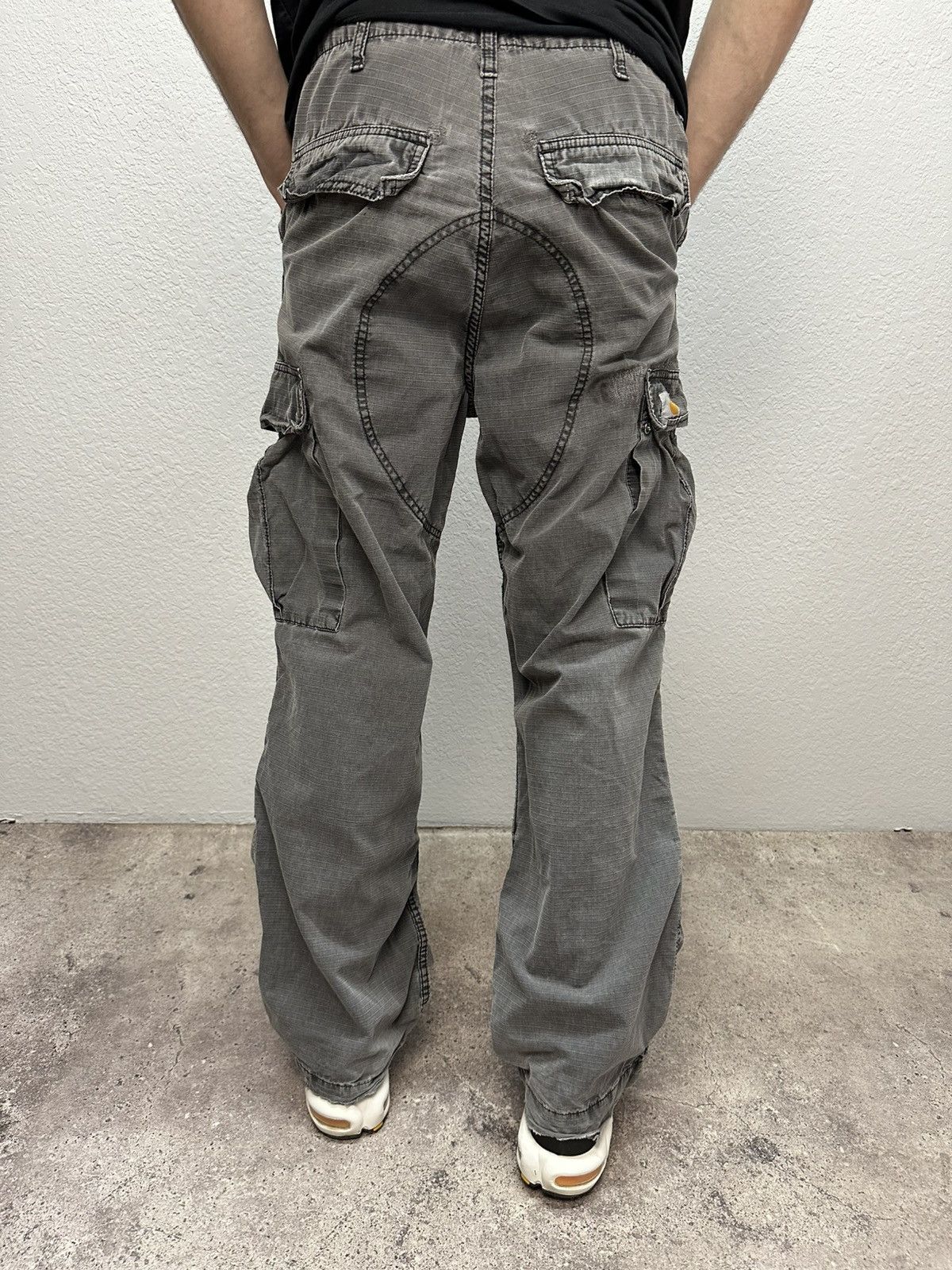 Carhartt Vintage Carhartt Cargo Pants Distressed Y2K Faded Gray Size US 30 / EU 46 - 4 Thumbnail