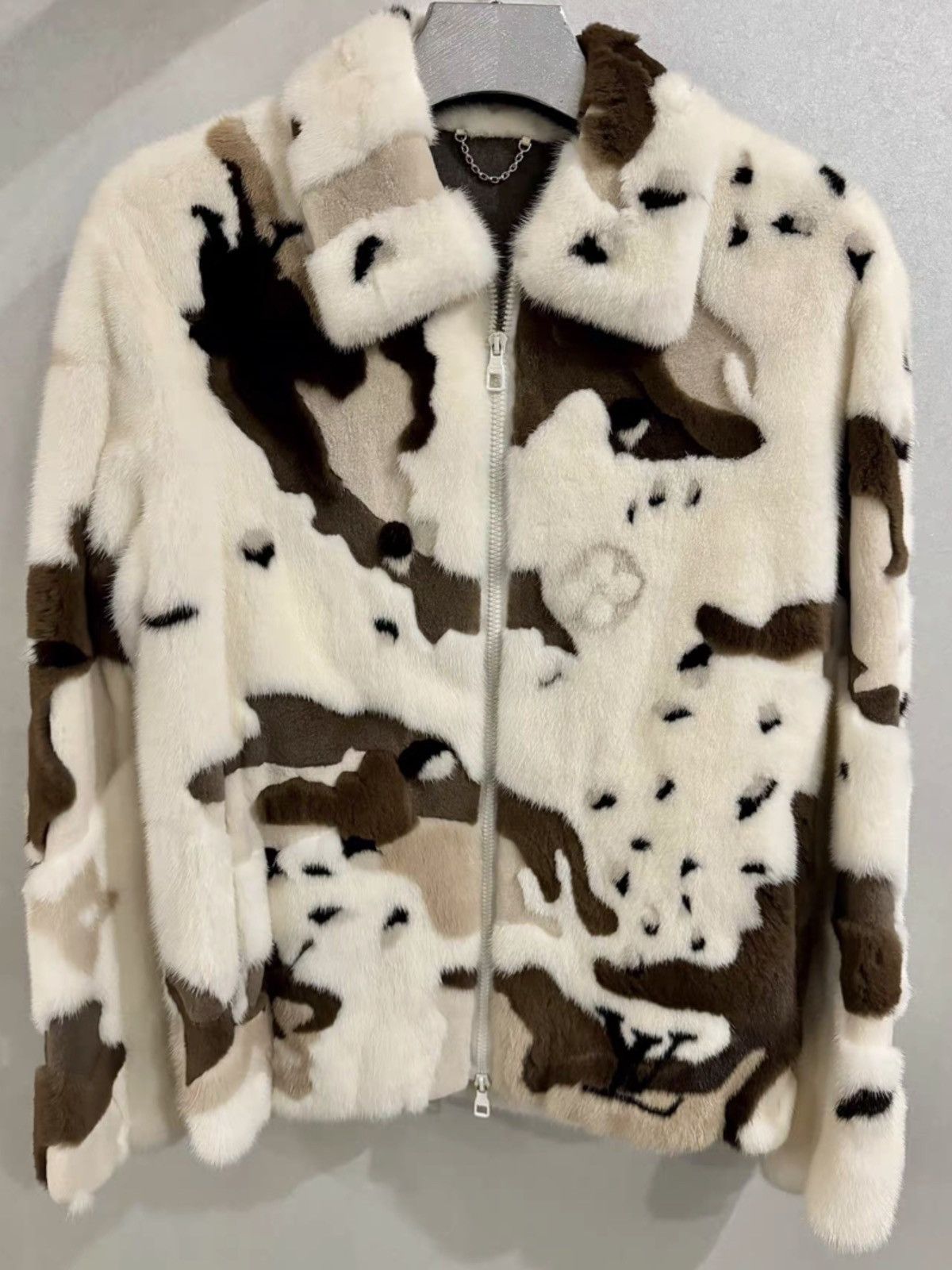Louis Vuitton Louis Vuitton Virgil Abloh camo fur jacket Size US S / EU 44-46 / 1 - 1 Thumbnail