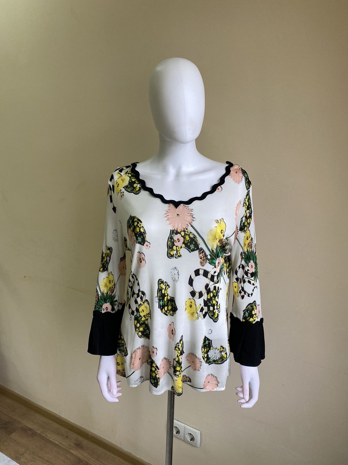 Roberto Cavalli Roberto Cavalli Class Floral Long Sleeve Top Size M-L Size M / US 6-8 / IT 42-44 - 2 Thumbnail